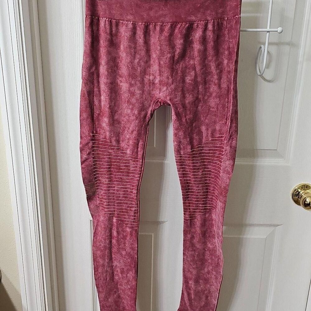 Athleisure Seamless Mineral Wash Moto Leggings Burgundy Size L/XL